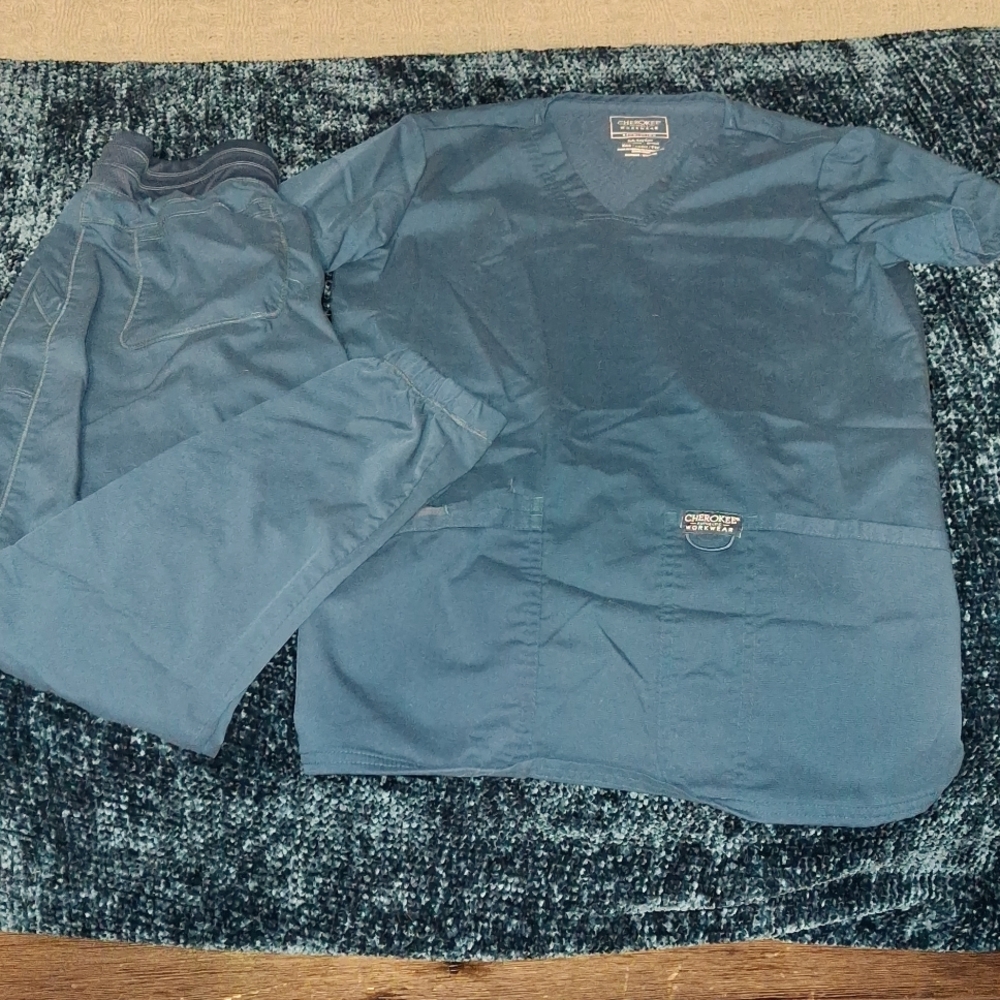 Carribean Blue Women's Cherokee Workwear Revolution Scrub Set XXS/XXSP Joggers